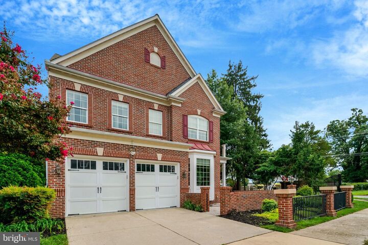 Property Photo: 5815 Falls Gate Court VA 22041