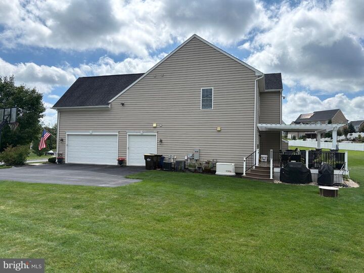 Property Photo:  4165 Thompsondale Road  PA 18036 