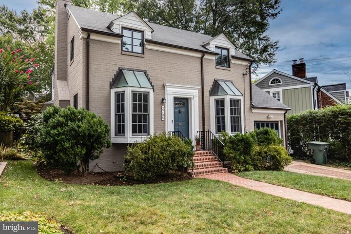 Property Photo:  2705 Fordham Road  VA 22302 