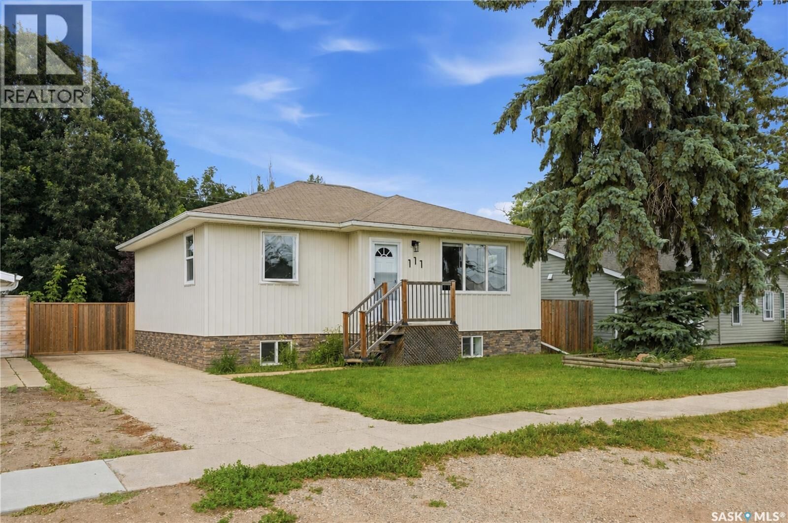 Property Photo: 111 3rd Street SK S0K 1X0