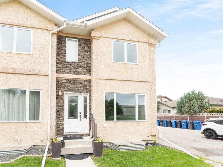 Property Photo:  40 Quail Ridge Road  MB R2Y 2K2 