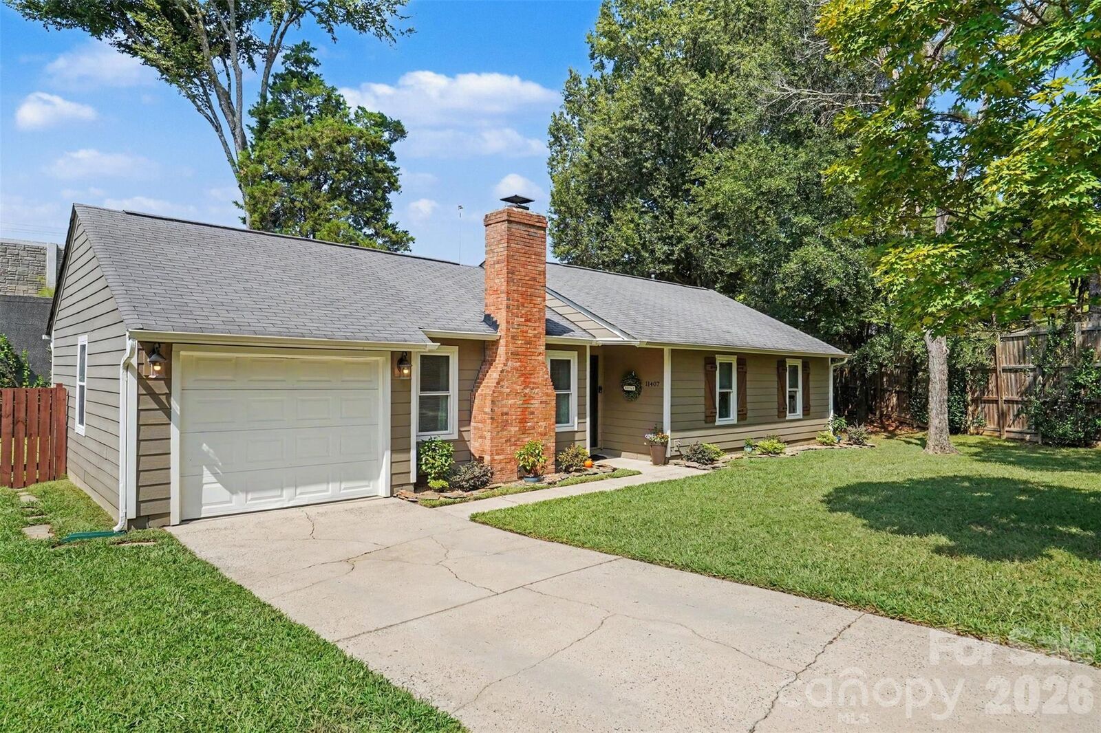 Property Photo:  11407 Treebark Drive  NC 28134 