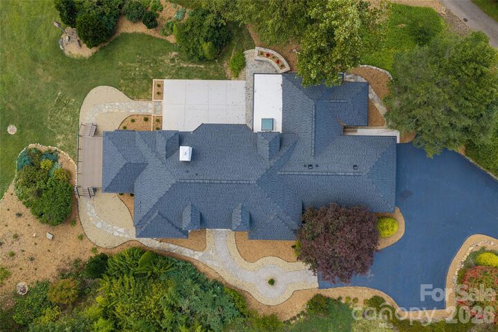 Property Photo:  5 Meadow Ridge Drive  NC 28804 
