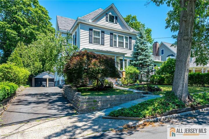 Property Photo:  76 Spring Street  NJ 08840 