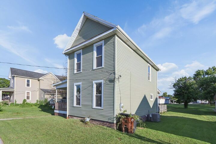 Property Photo:  304 E Lutz Avenue  OH 43102 