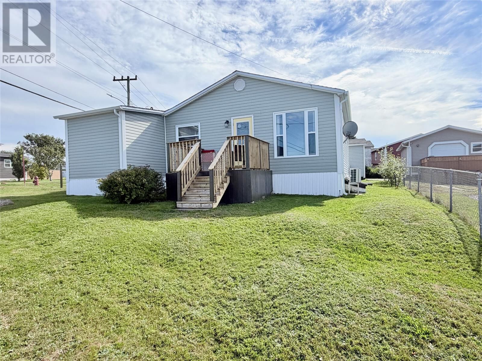 Property Photo:  69 Elizabeth Avenue  NL A0E 1W0 