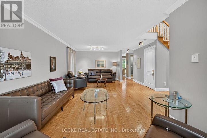 Property Photo:  5934 Gladewoods Place  ON K1W 1G5 