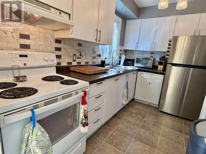 Property Photo:  8 Feltz Rd  ON P5A 3P9 