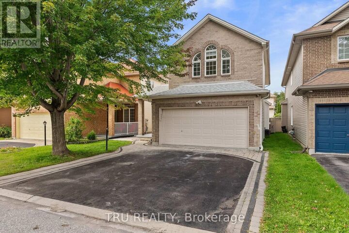 Property Photo:  27 Upminster Way  ON K2J 5H1 