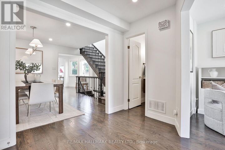 Property Photo:  163 Roe Avenue  ON M5M 2J1 