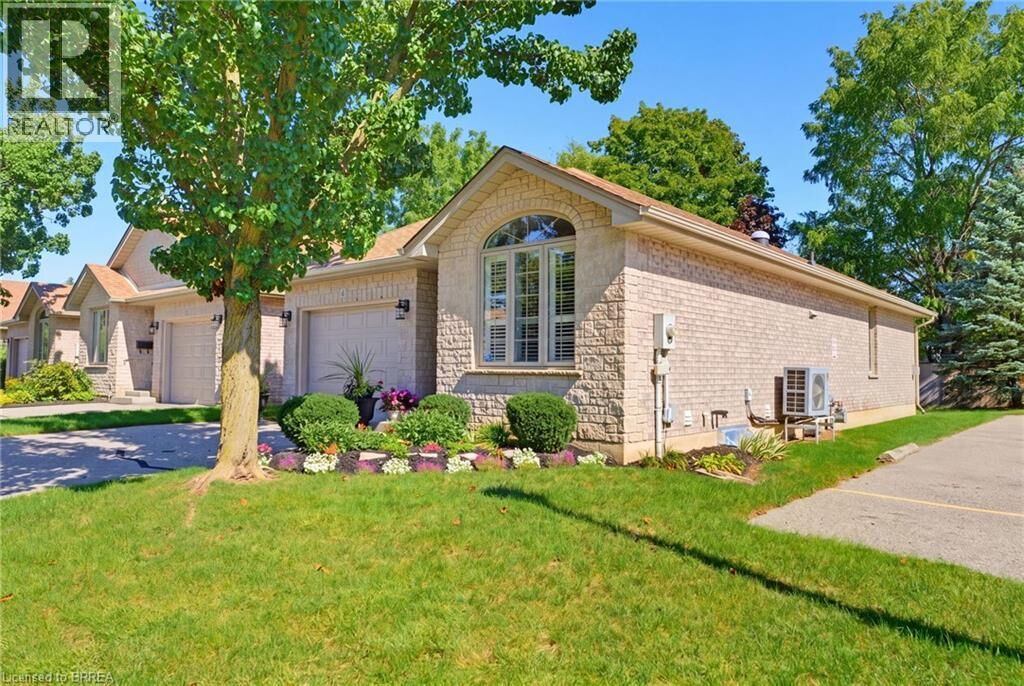 Property Photo:  73 Morton Avenue West 9  ON N3R 2N7 