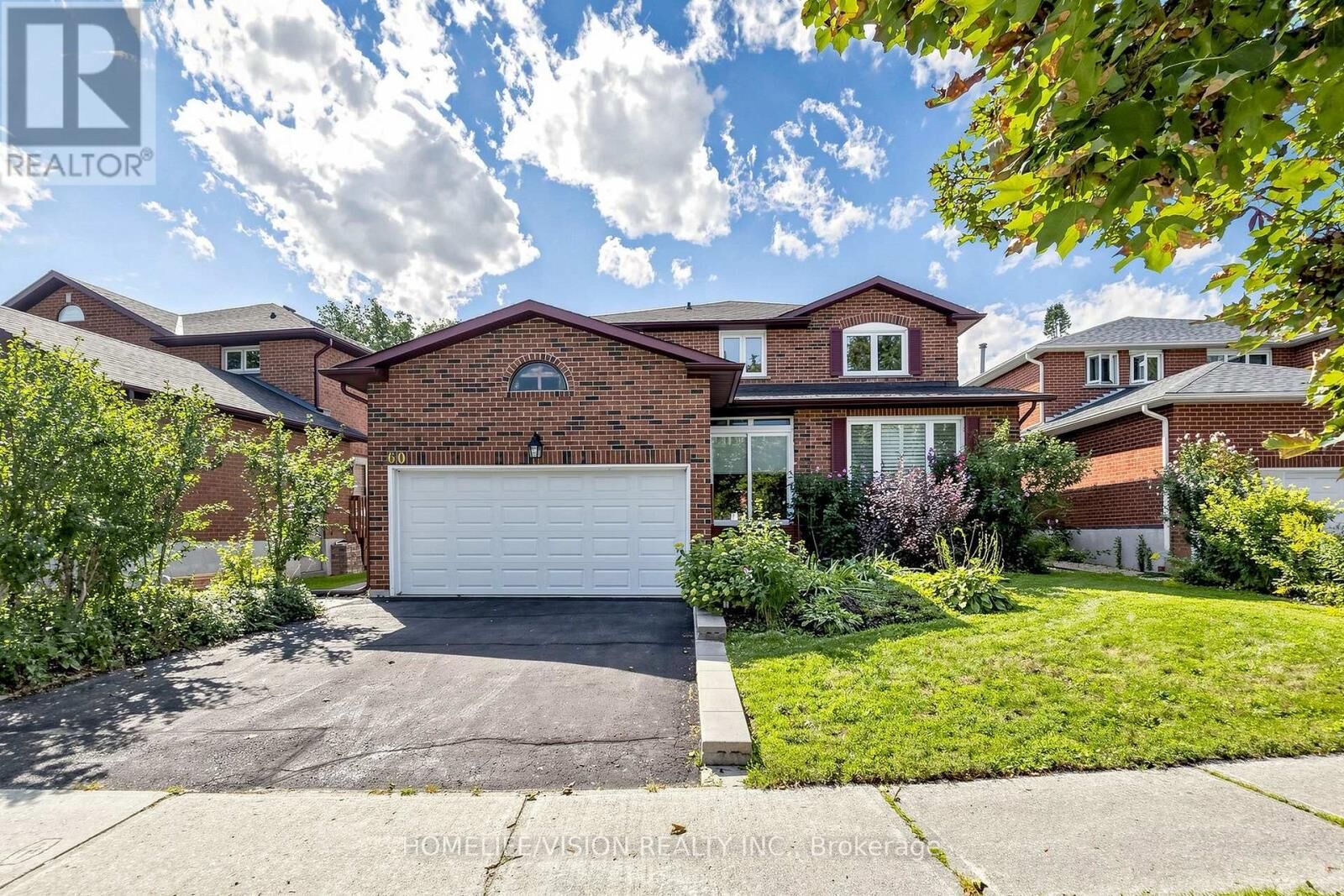 Property Photo:  60 Carrington Drive  ON L4C 8A4 