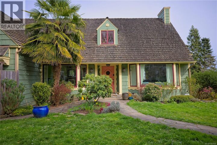 Property Photo: 150 Drake Road BC V8K 2V8