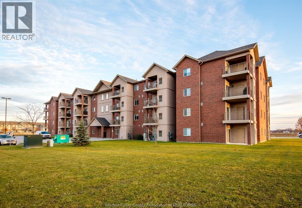 Property Photo:  2650 Sandwich West Parkway 301  ON N9H 0A7 