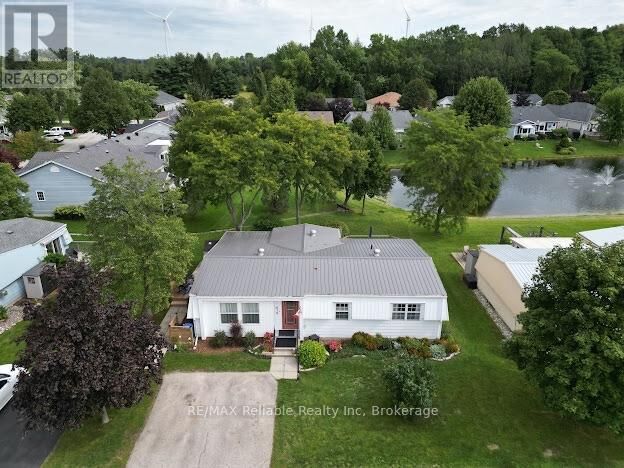 Property Photo: 413 Shannon Boulevard ON N0M 1T0