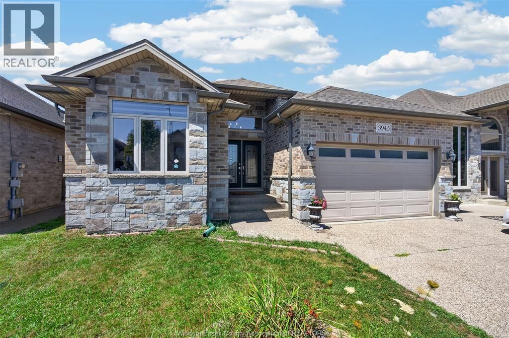 Property Photo:  3945 Zanzibar Crescent  ON N9G 0A5 