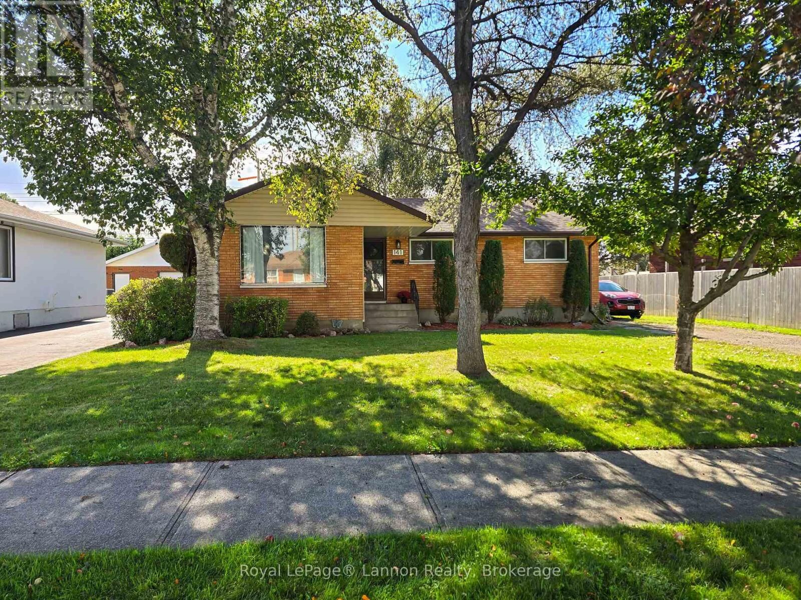 Property Photo: 141 Cherry Lane ON P7B 4W5