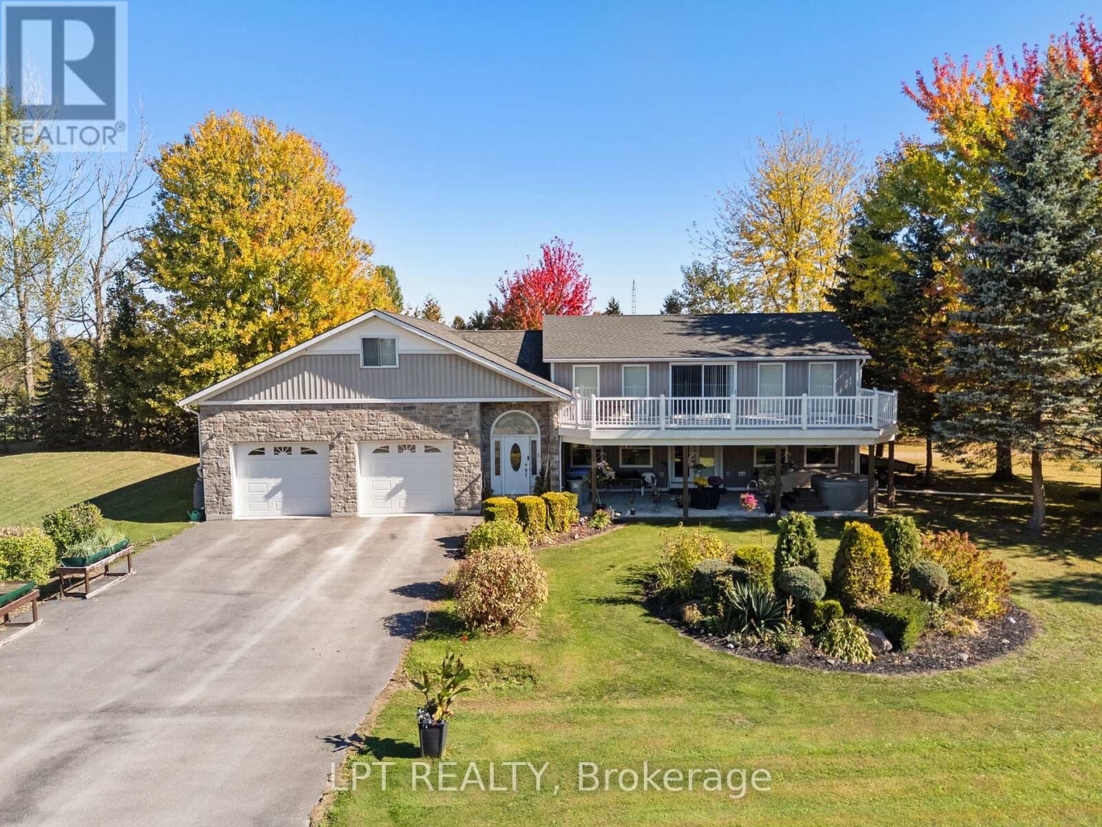 Property Photo:  33810 Darryl Court  ON N0M 2T0 