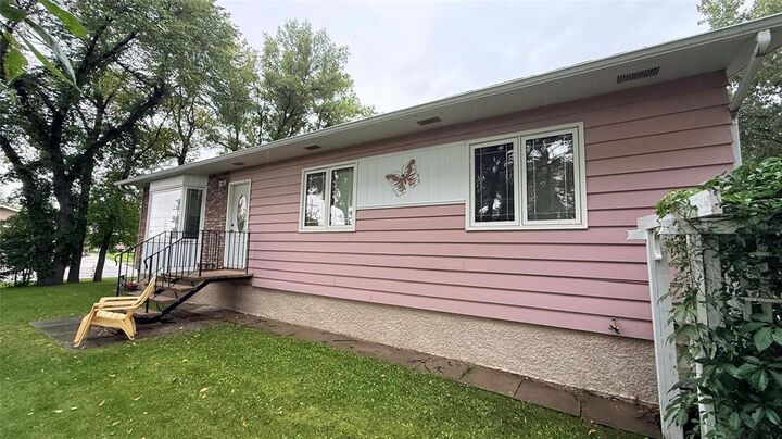 Property Photo:  322 Renton Avenue West  MB R0M 0M0 