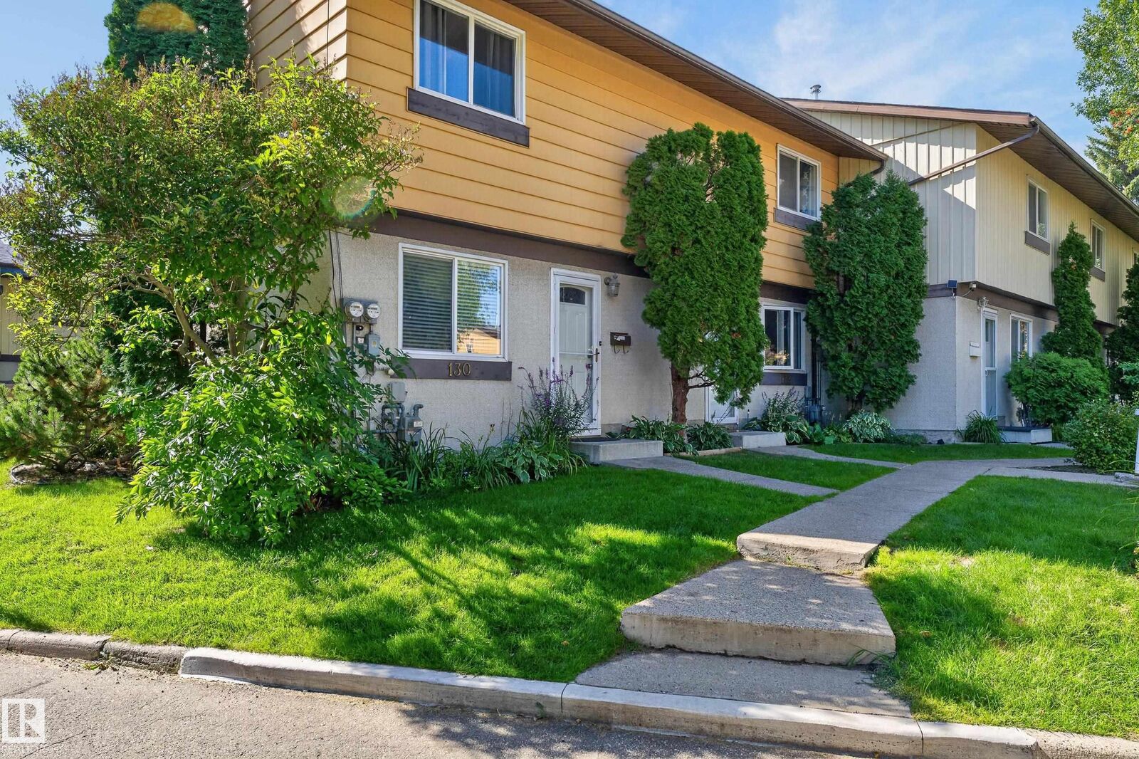 Property Photo:  130 Woodstock NW  AB T5T 0H6 