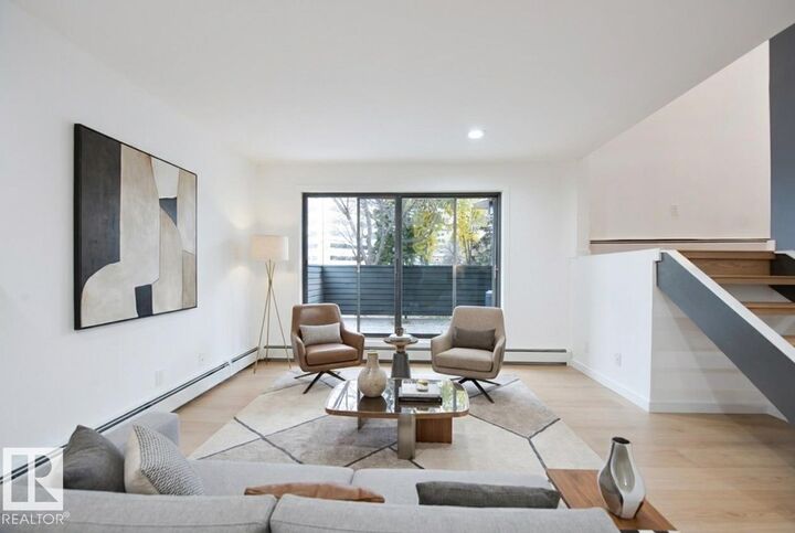 Property Photo:  10032 113 Street NW 1  AB T5K 1N8 