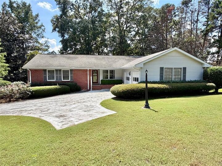 Property Photo:  5 Plantation Circle  GA 30117 