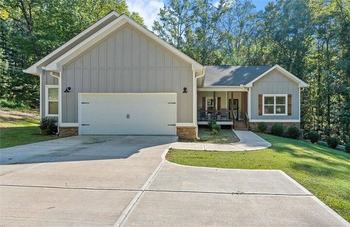 Property Photo:  3104 Lakeview Parkway  GA 30180 