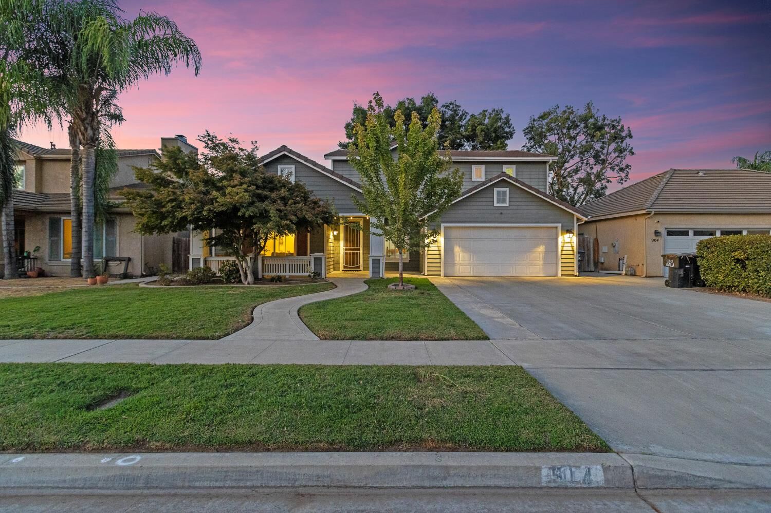 Property Photo:  914 W Russell Avenue  CA 93277 
