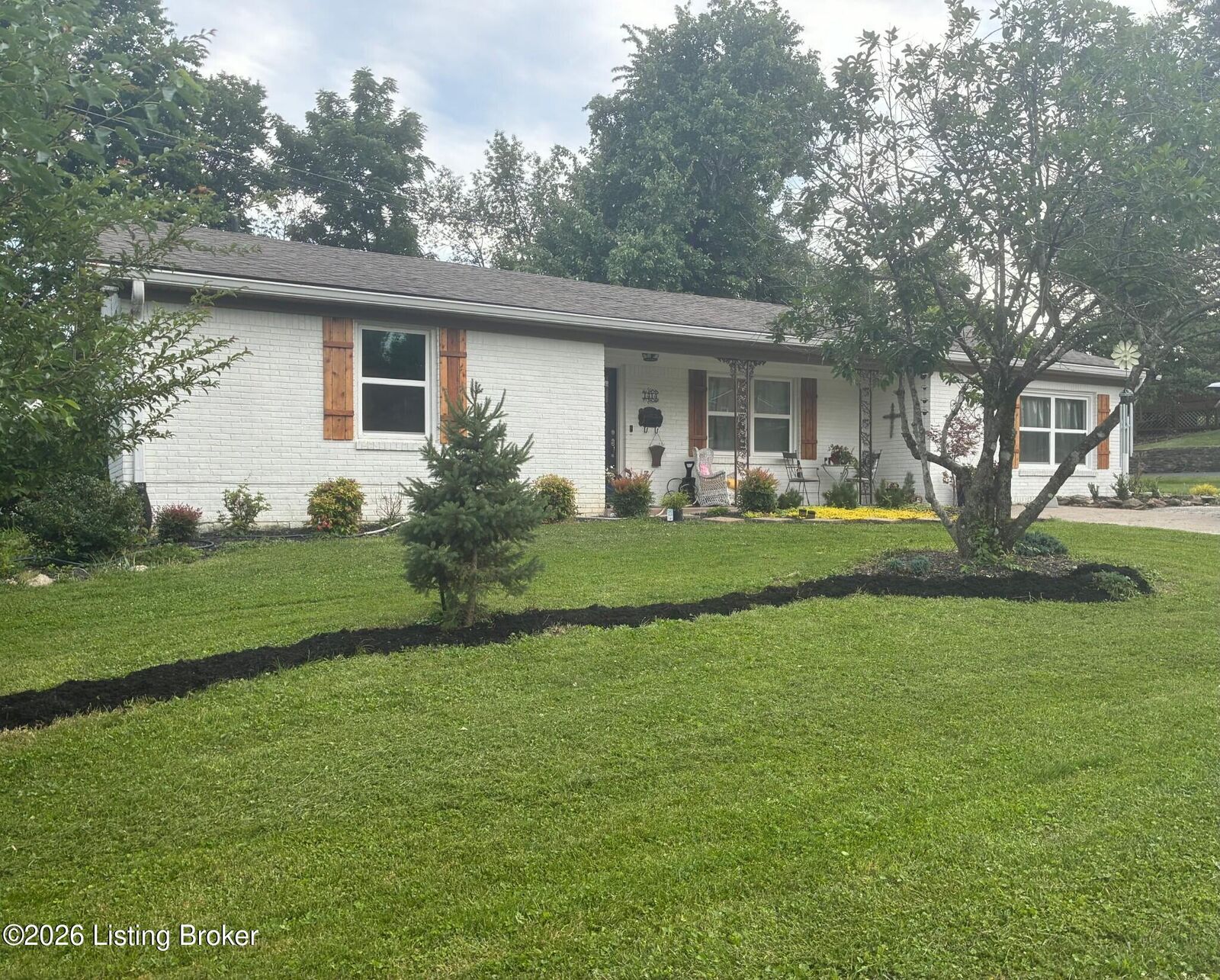 Property Photo: 1414 South Dr KY 40065