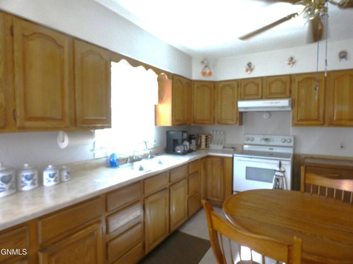 Property Photo: 213 3rd Street NE ND 58552