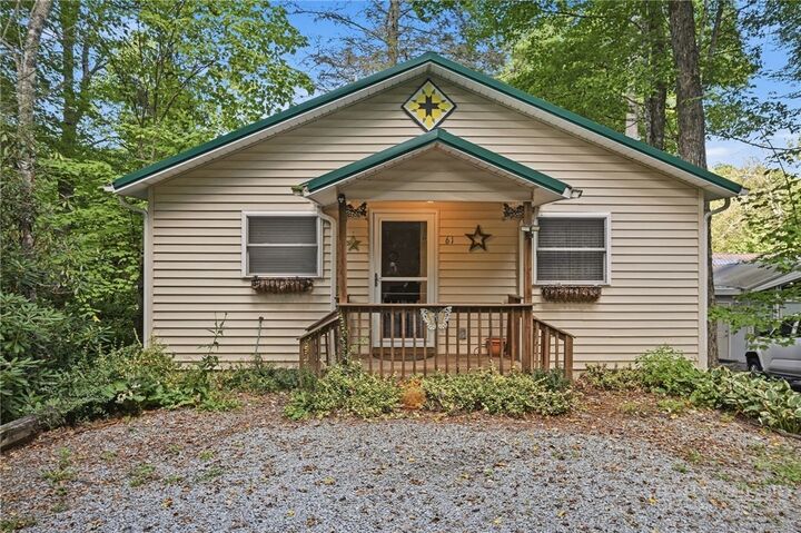 Property Photo:  61 Fox Hill Loop  NC 28657 