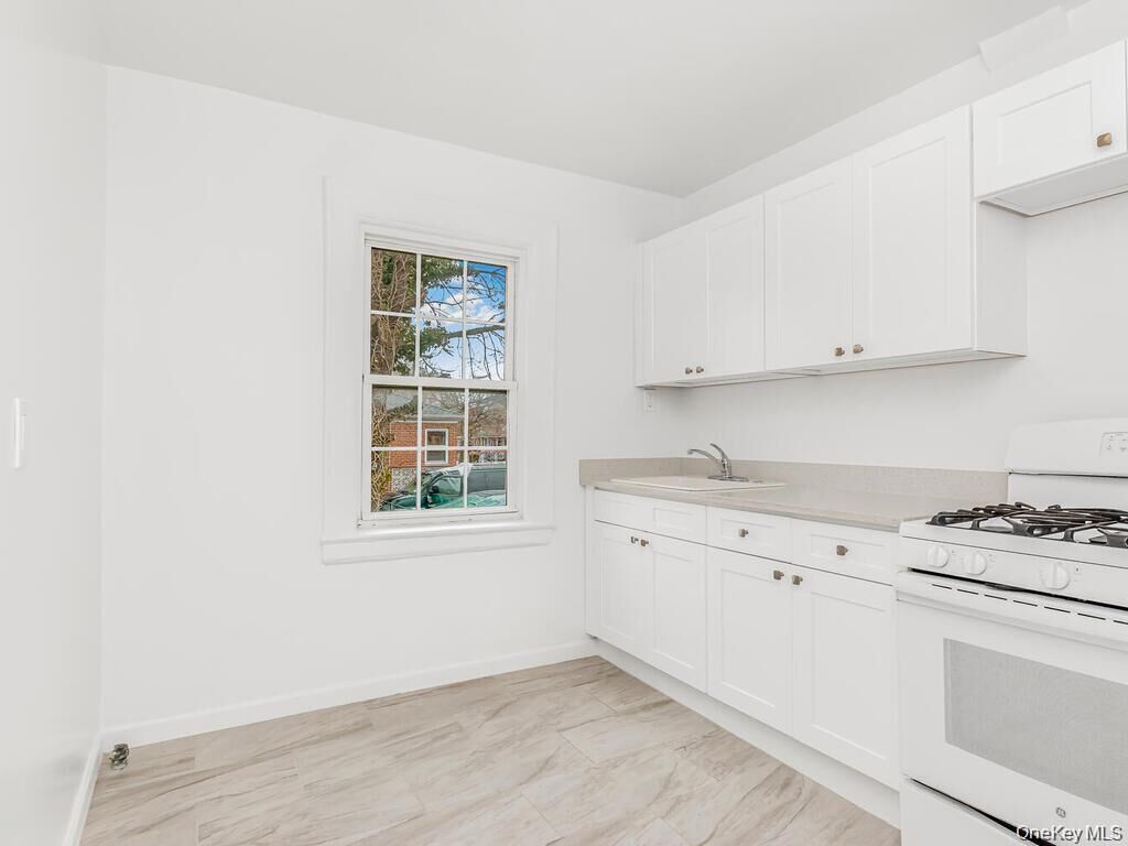 Property Photo: 3302 Bronxwood Avenue 1 NY 10469