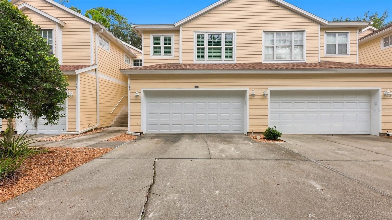 Property Photo: 6302 Rosefinch Court 102 FL 34202