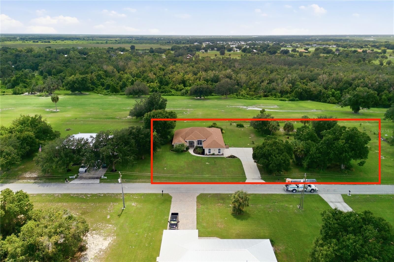 Property Photo: 8011 SW Sunny Oaks Drive FL 34269
