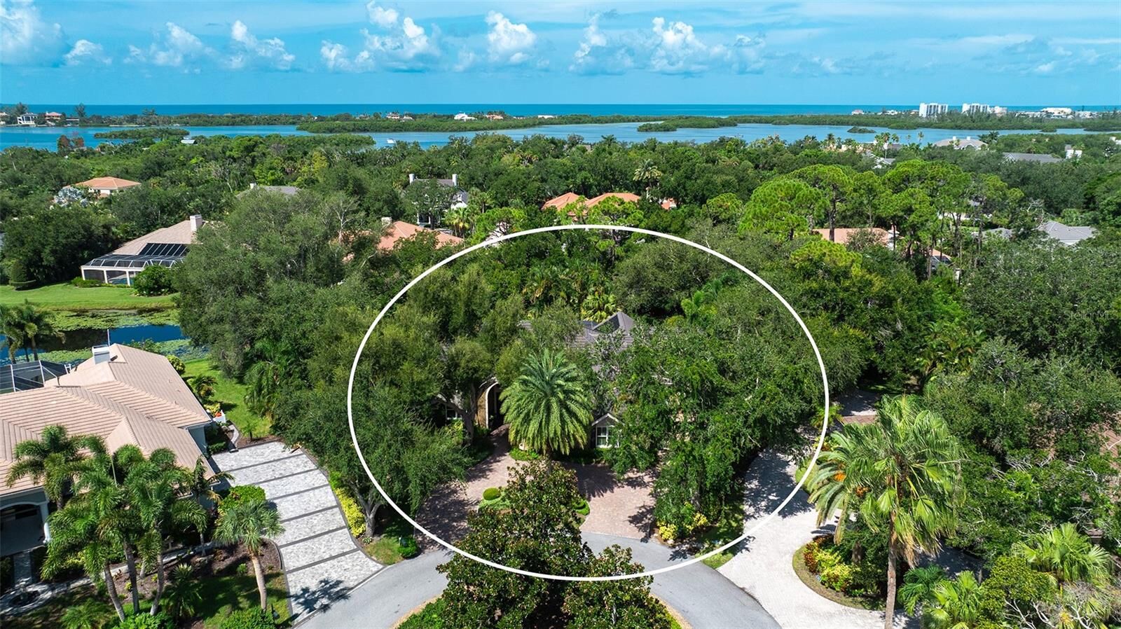 Property Photo: 662 Fernwalk Lane FL 34229