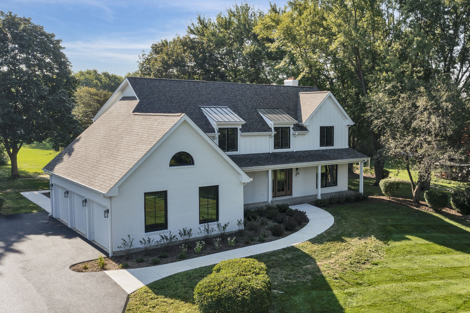 Property Photo:  1431 Carlisle Drive  IL 60010 