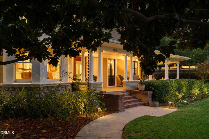 Property Photo: 303 Markham Place CA 91105