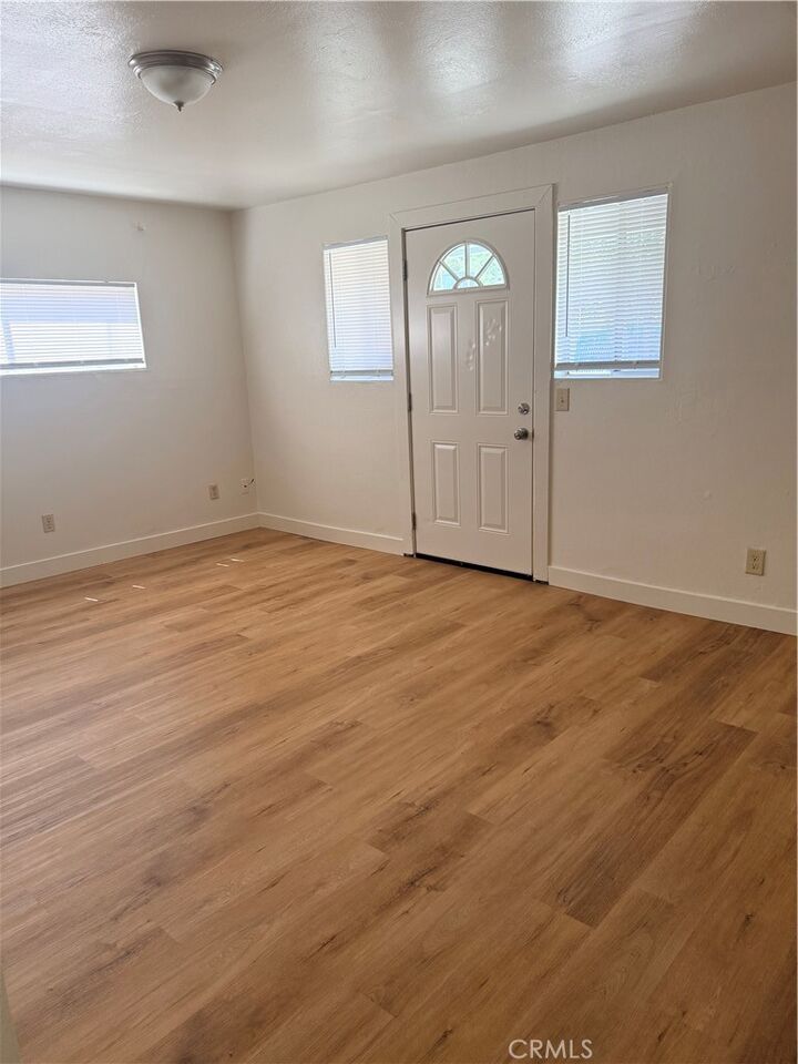 Property Photo: 885 E 7th Avenue CA 95926