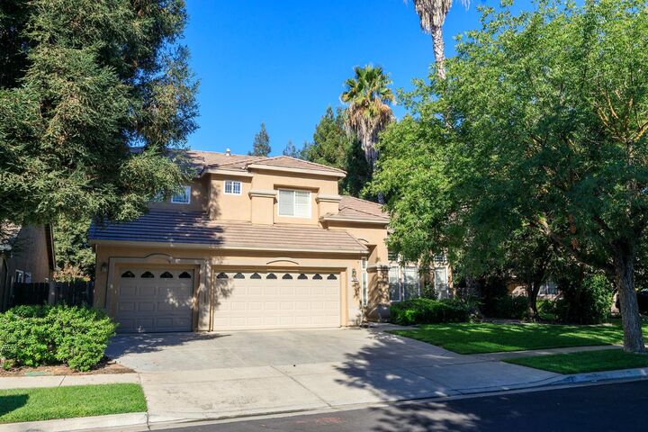 Property Photo: 2889 E Doral Way CA 95382