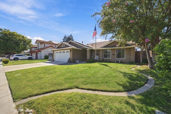 Property Photo:  588 Carrigane Way  CA 95337 