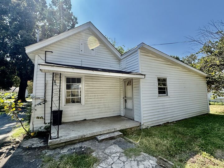 Property Photo:  503 E Grundy St  TN 37388 