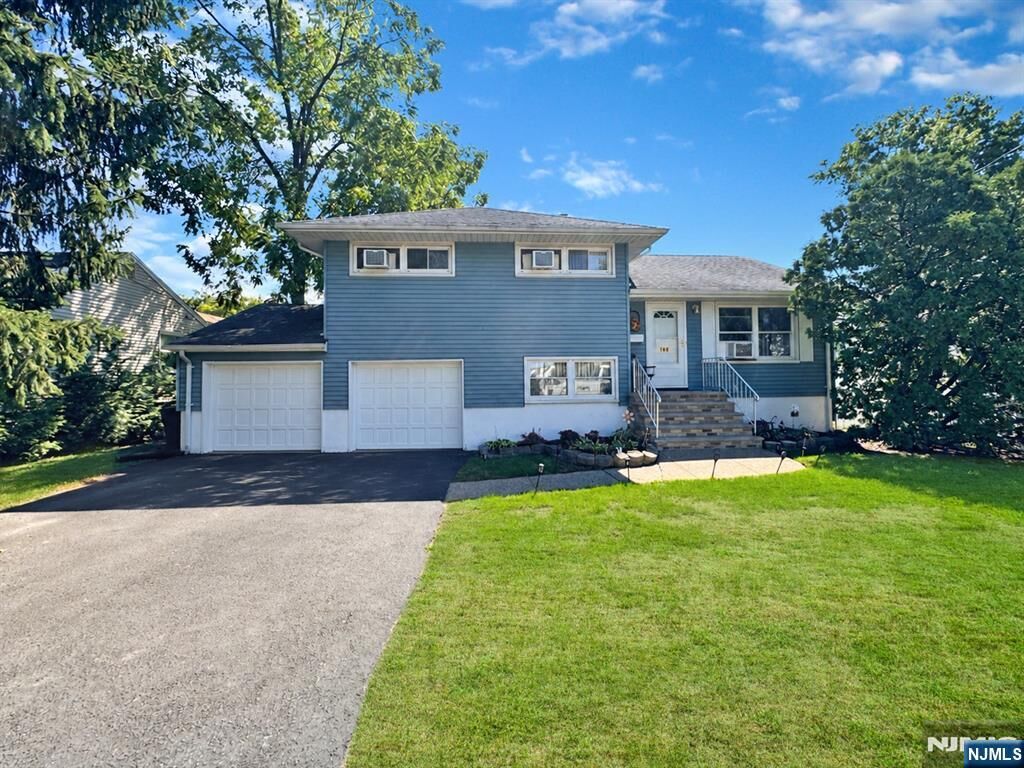 Property Photo:  168 Graham Terrace  NJ 07663 