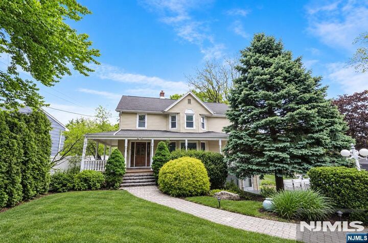 Property Photo:  816 Pascack Road  NJ 07652 