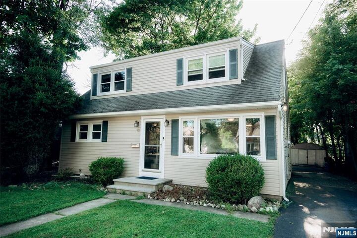 Property Photo:  12 Central Avenue  NJ 07442 