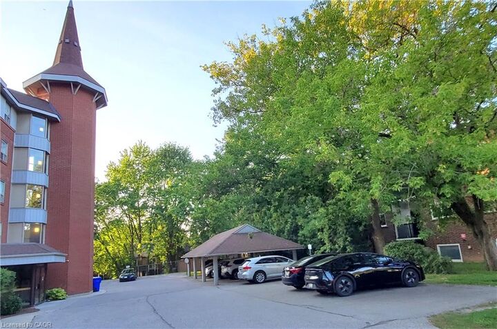 Property Photo:  384 Erb Street W 306  ON N2L 1W6 
