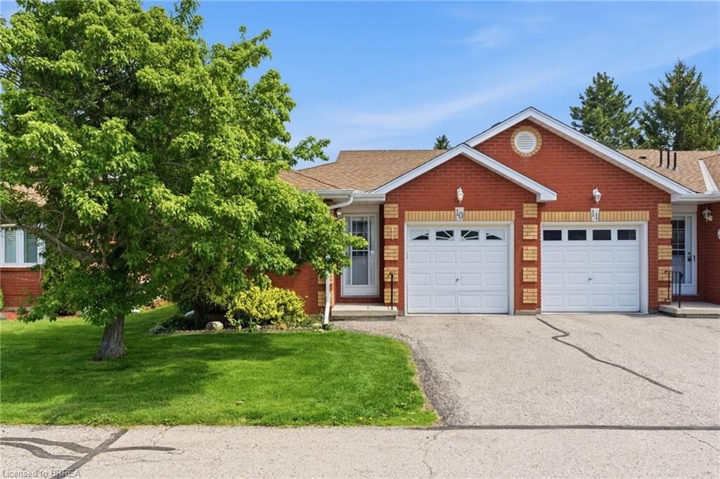 Property Photo:  1 Buchanan Crescent 10  ON N3P 2B2 