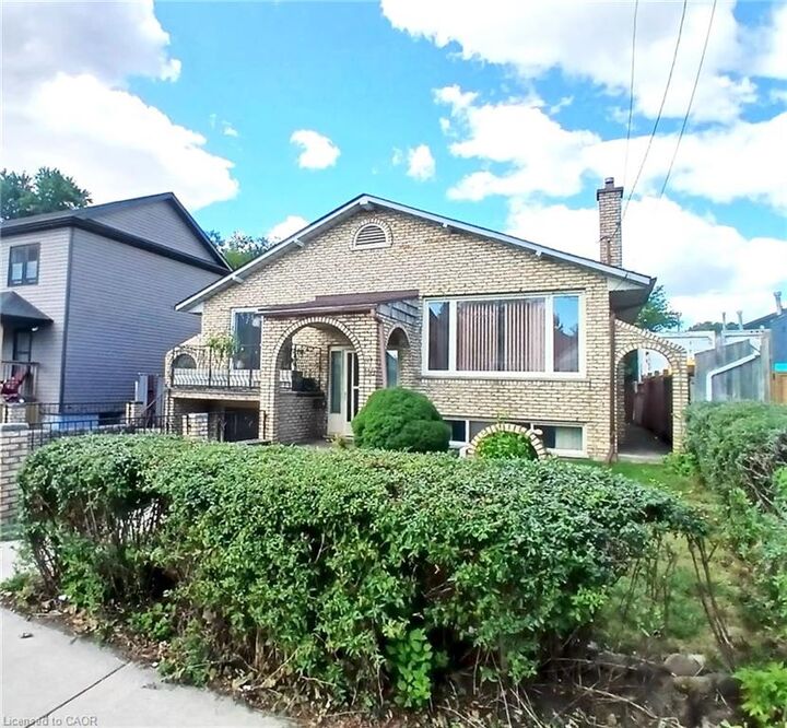 Property Photo:  118 Craigroyston Road  ON L8K 3K1 