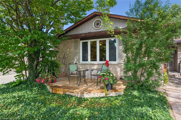 Property Photo:  139 Westvale Drive  ON N2T 1B6 