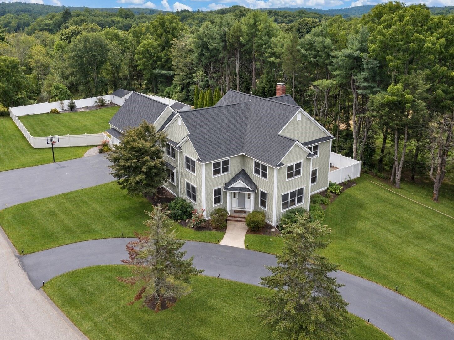 Property Photo:  2 Wild Meadow Ln  MA 01760 