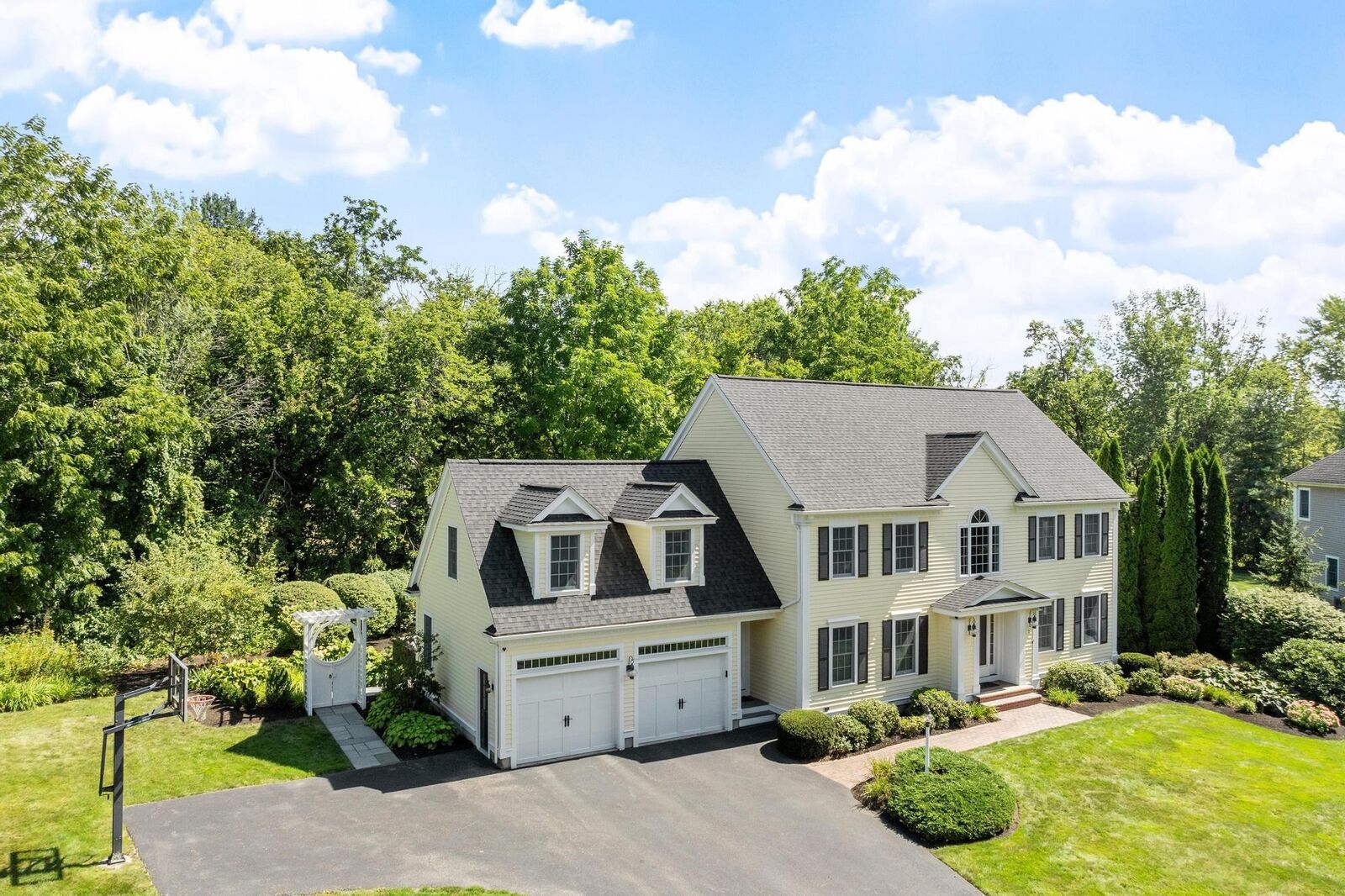 Property Photo:  7 Sweeney Ridge Rd  MA 01730 